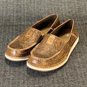 Ariat Ladies Floral Embossed Cruiser Shoe - 9.5 B - 10035831 slip-on loafer
